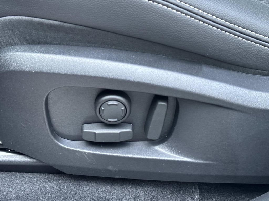 New 2026 Jaguar F-PACE R-Dynamic S AWD/4WD image 29