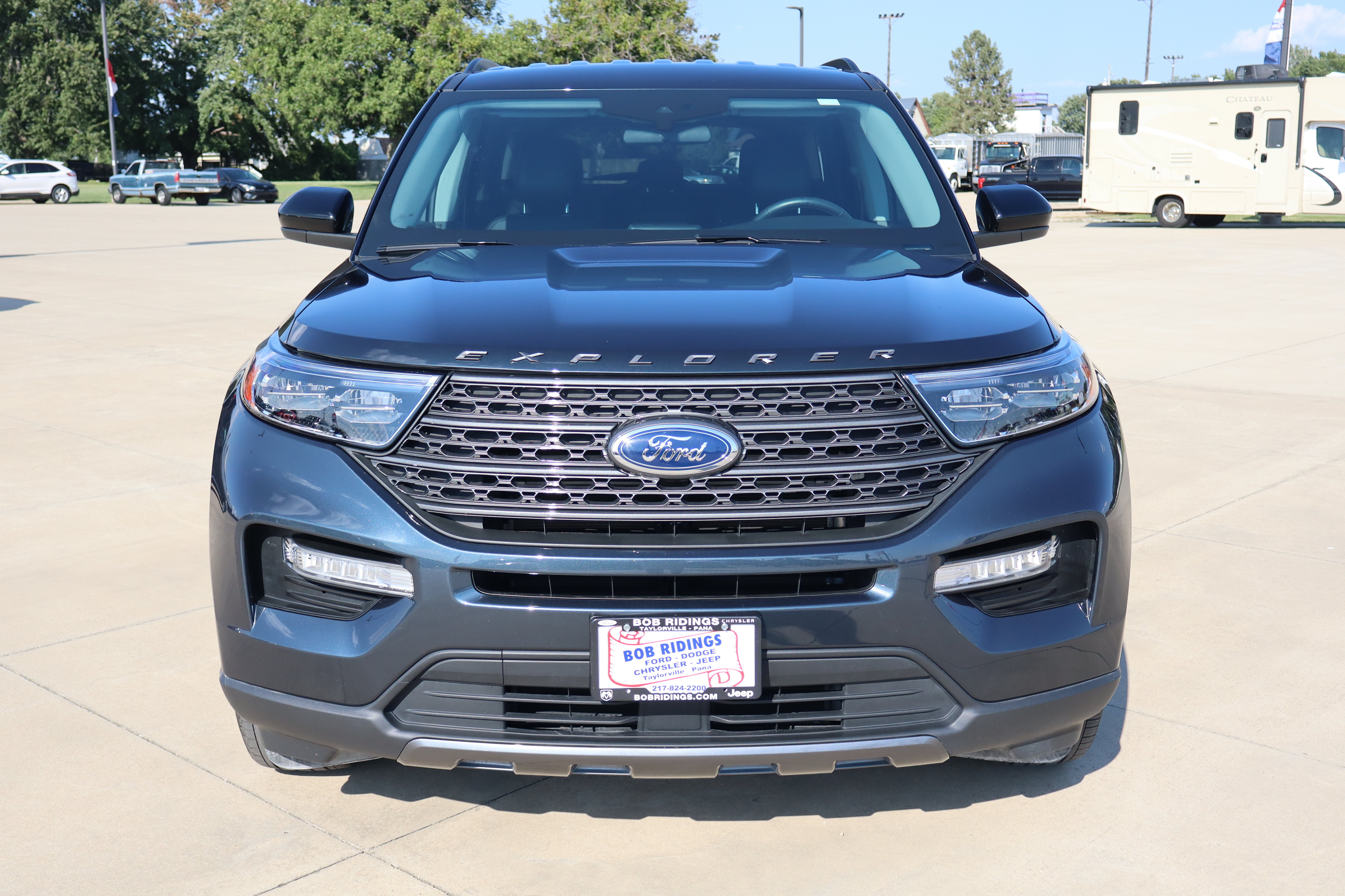 Used 2024 Ford Explorer XLT w/ Equipment Group 202A AWD/4WD image 2