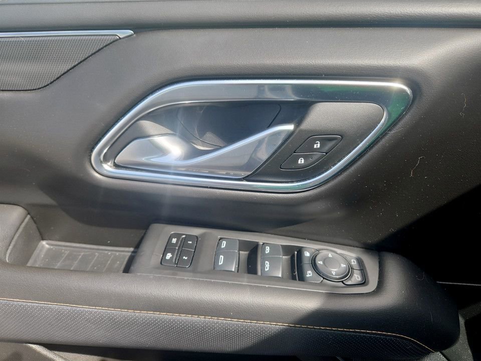 Used 2024 GMC Yukon AT4 w/ Technology Package AWD/4WD image 21