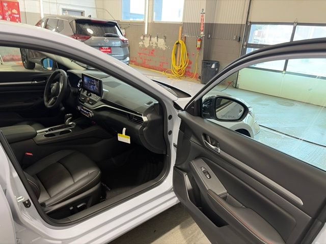 New 2026 Nissan Altima 2.5 SR w/ SR Premium Package AWD/4WD image 14
