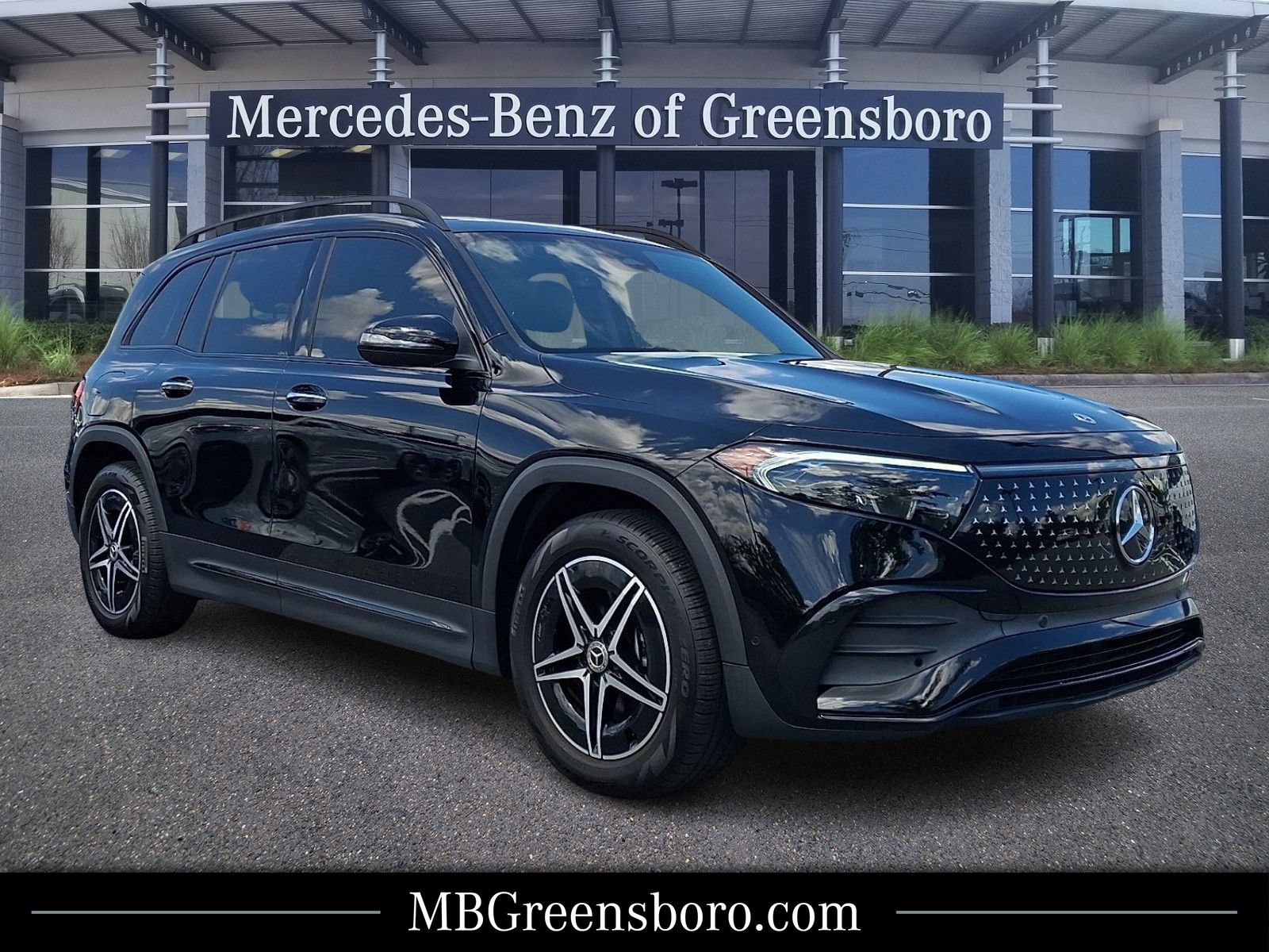 Certified 2024 Mercedes-Benz EQB 300 4MATIC image 1