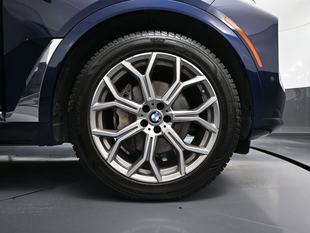 Used 2023 BMW X7 xDrive40i w/ Executive Package image 17