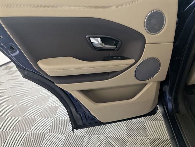 Used 2016 Land Rover Range Rover Evoque SE image 24