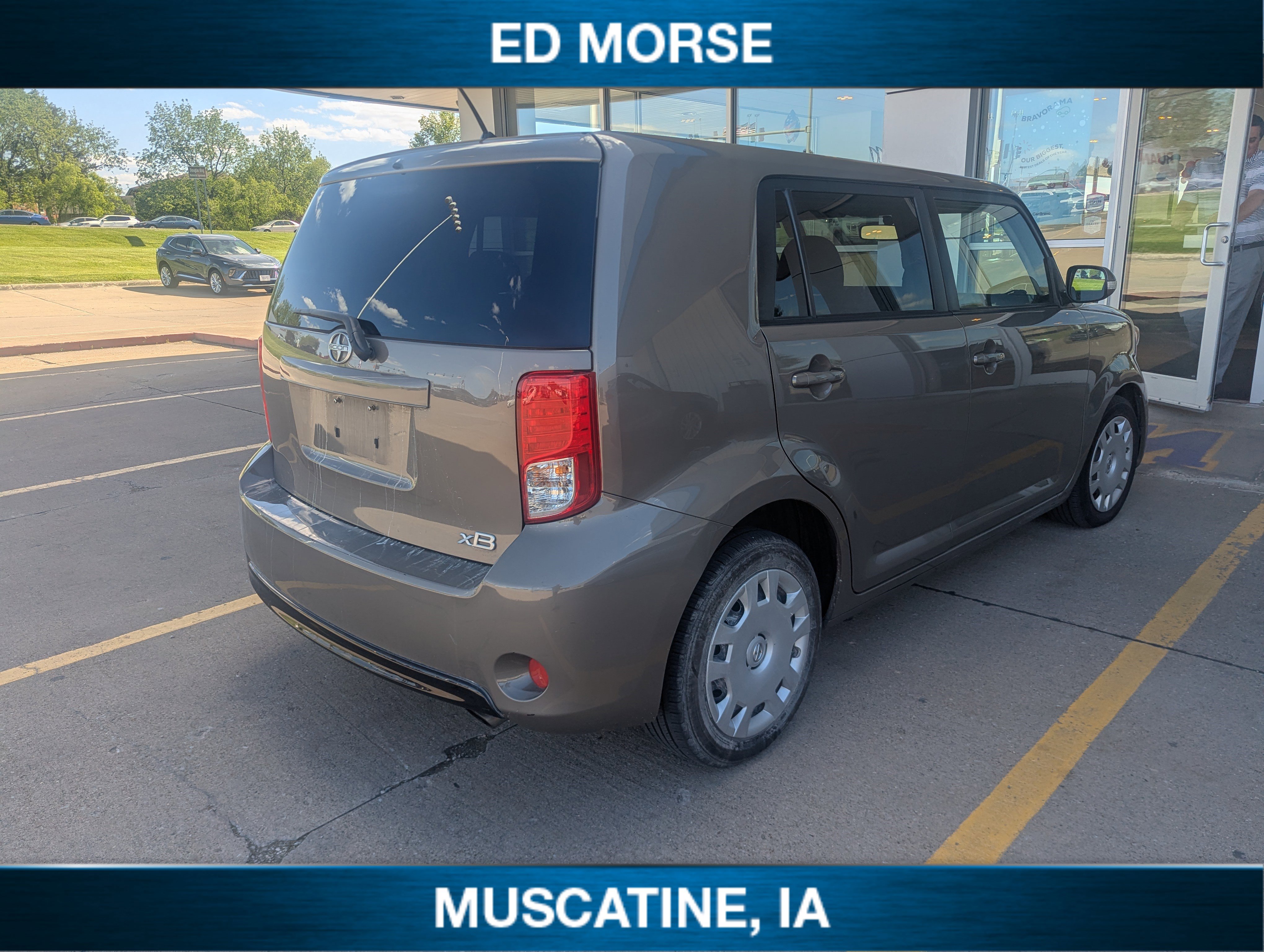 Used 2014 Scion xB FWD image 4