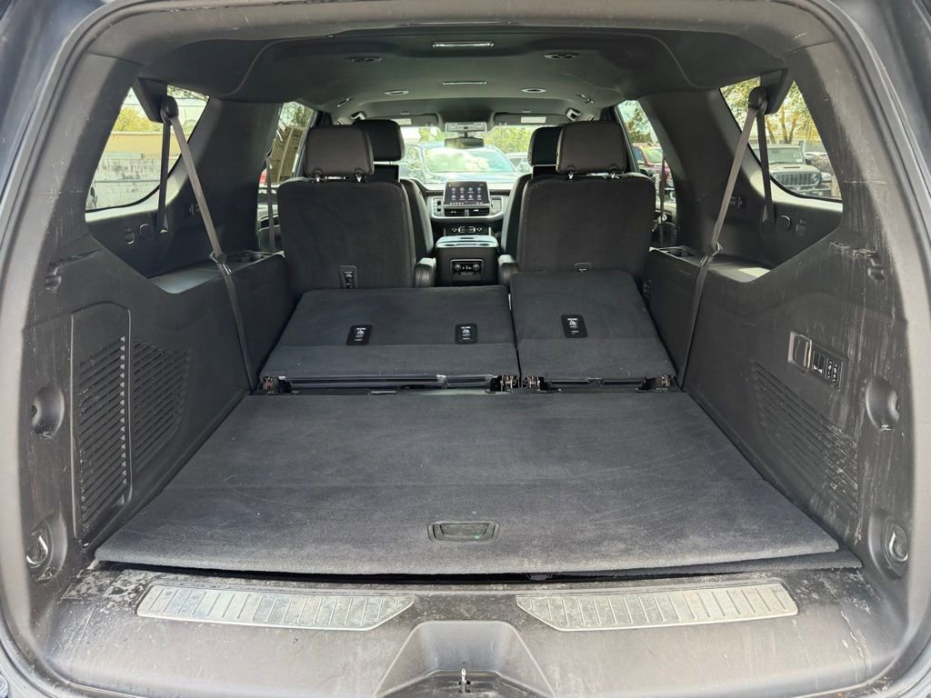 Used 2021 Chevrolet Suburban RST w/ Luxury Package image 40