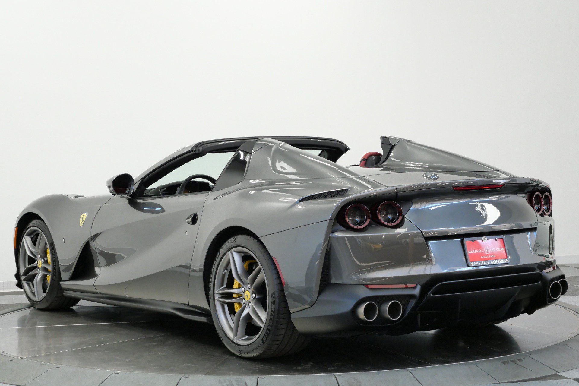 Used 2021 Ferrari 812 GTS RWD image 7