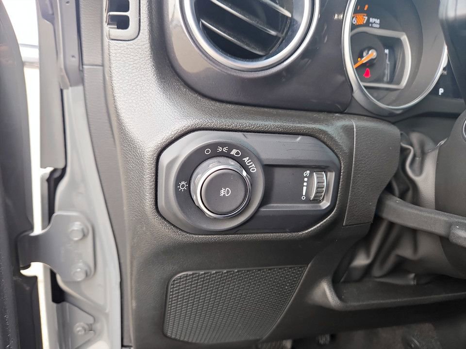 Used 2023 Jeep Wrangler Altitude image 21