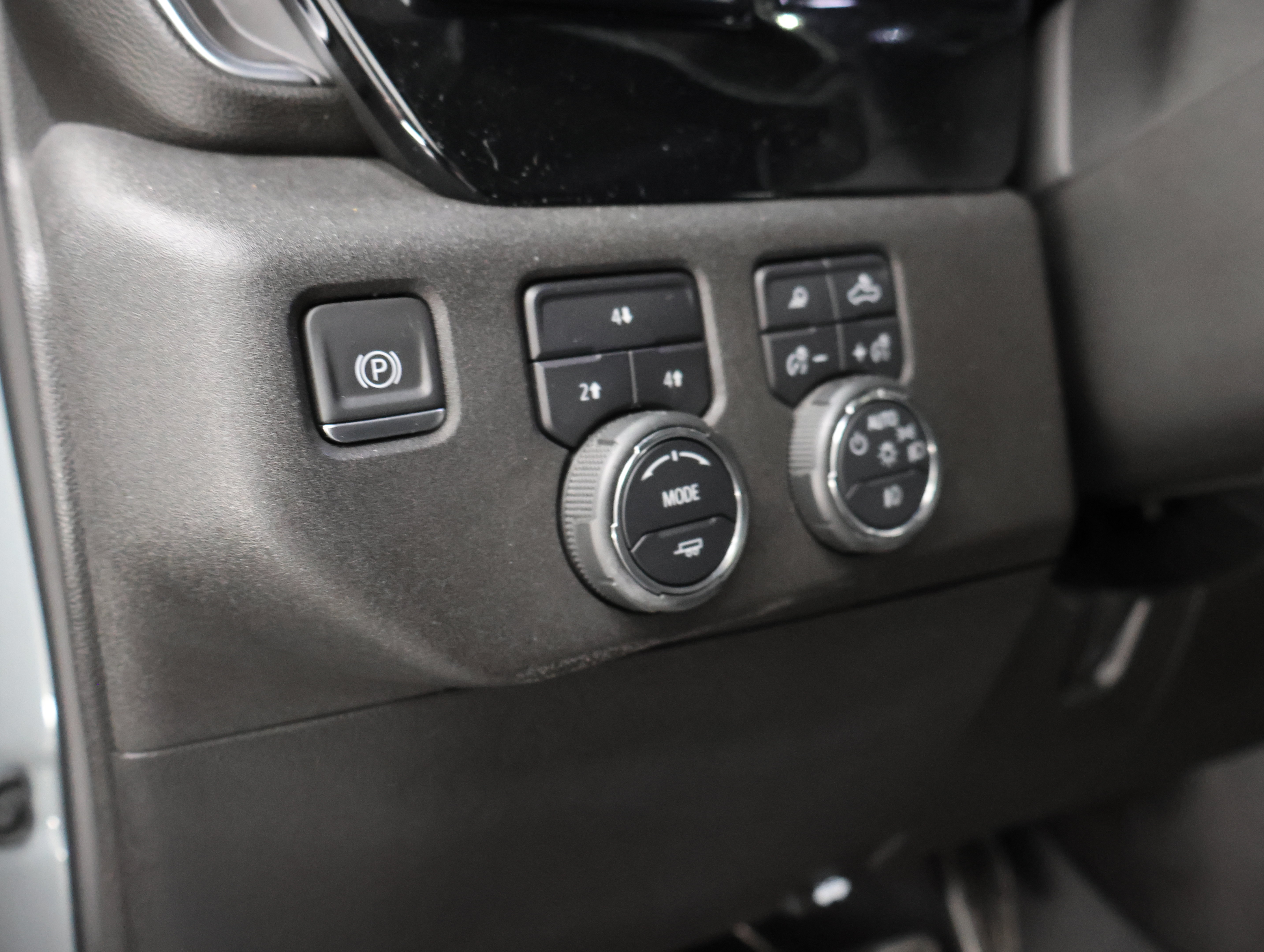 Used 2024 Chevrolet Silverado 2500 LT AWD/4WD image 48
