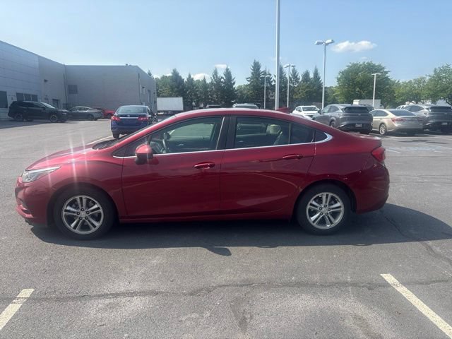 Used 2018 Chevrolet Cruze LT w/ Convenience Package FWD image 6