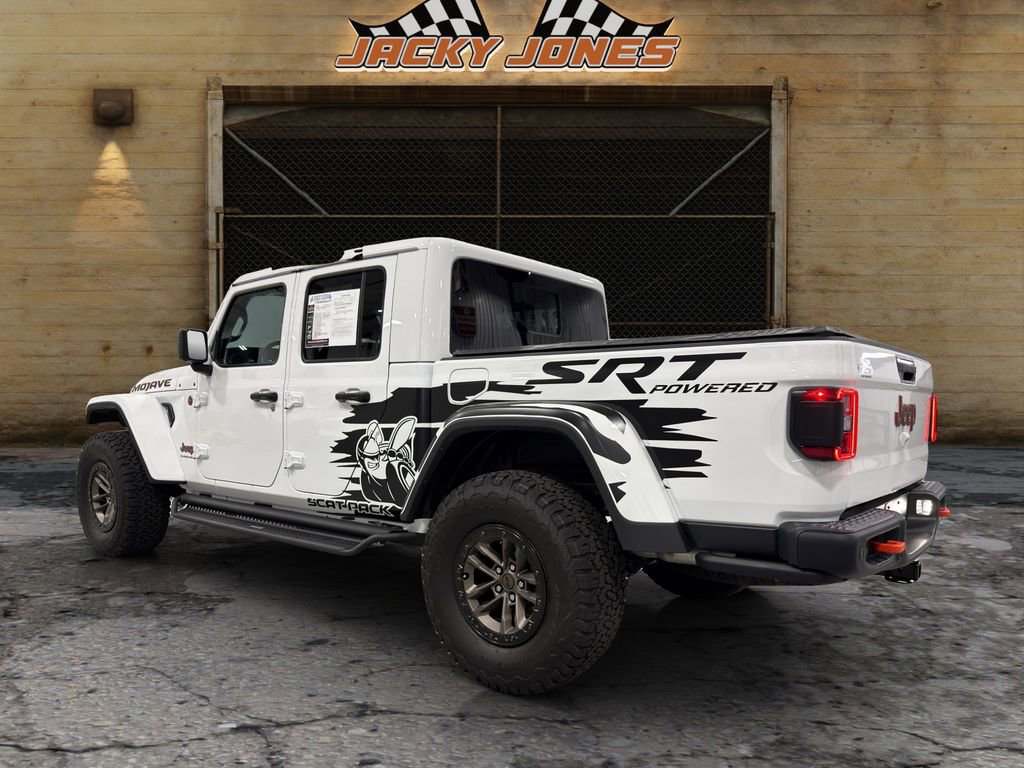 Used 2024 Jeep Gladiator Mojave AWD/4WD image 6