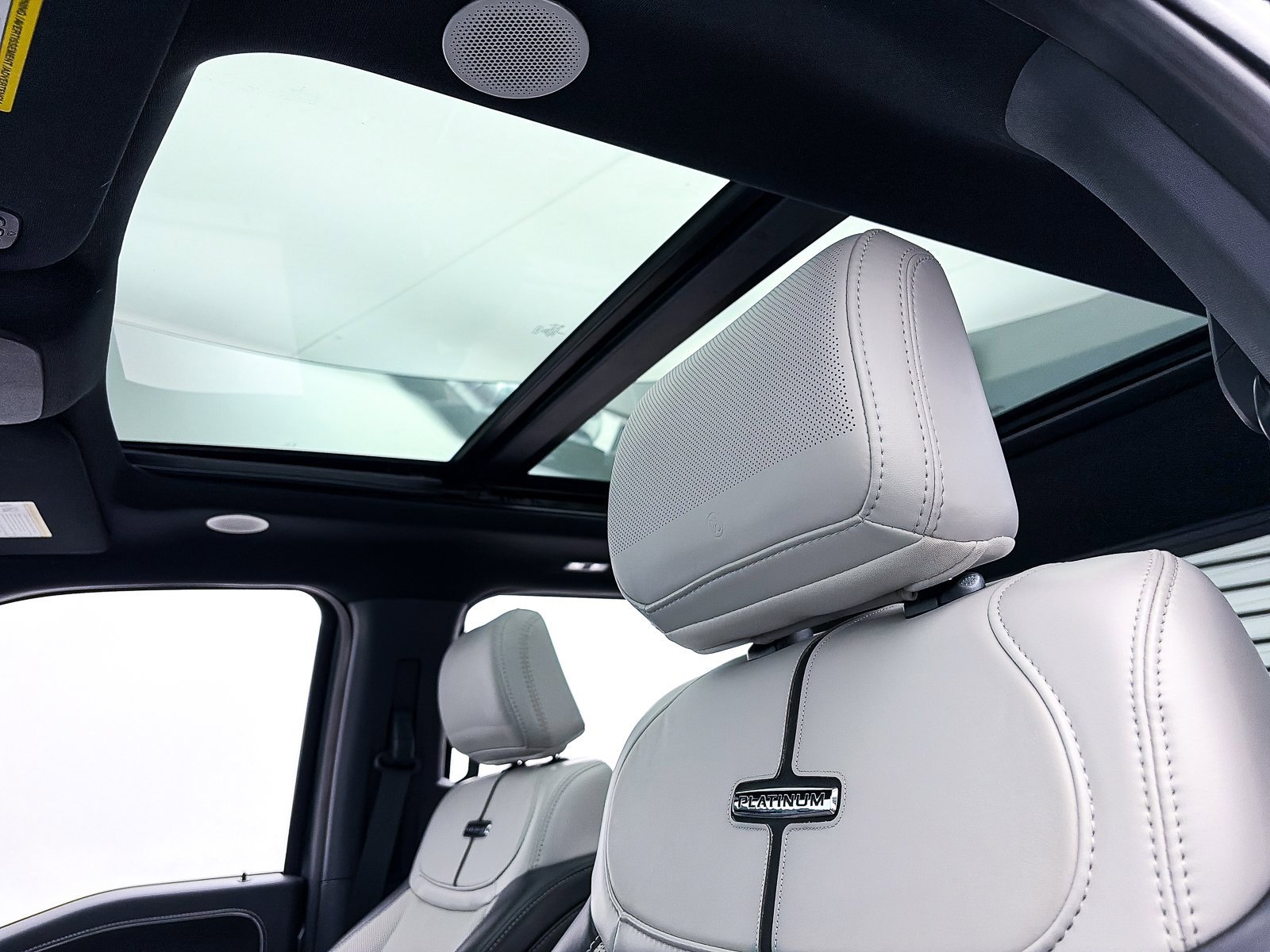 Used 2023 Ford F150 Lightning Platinum image 5