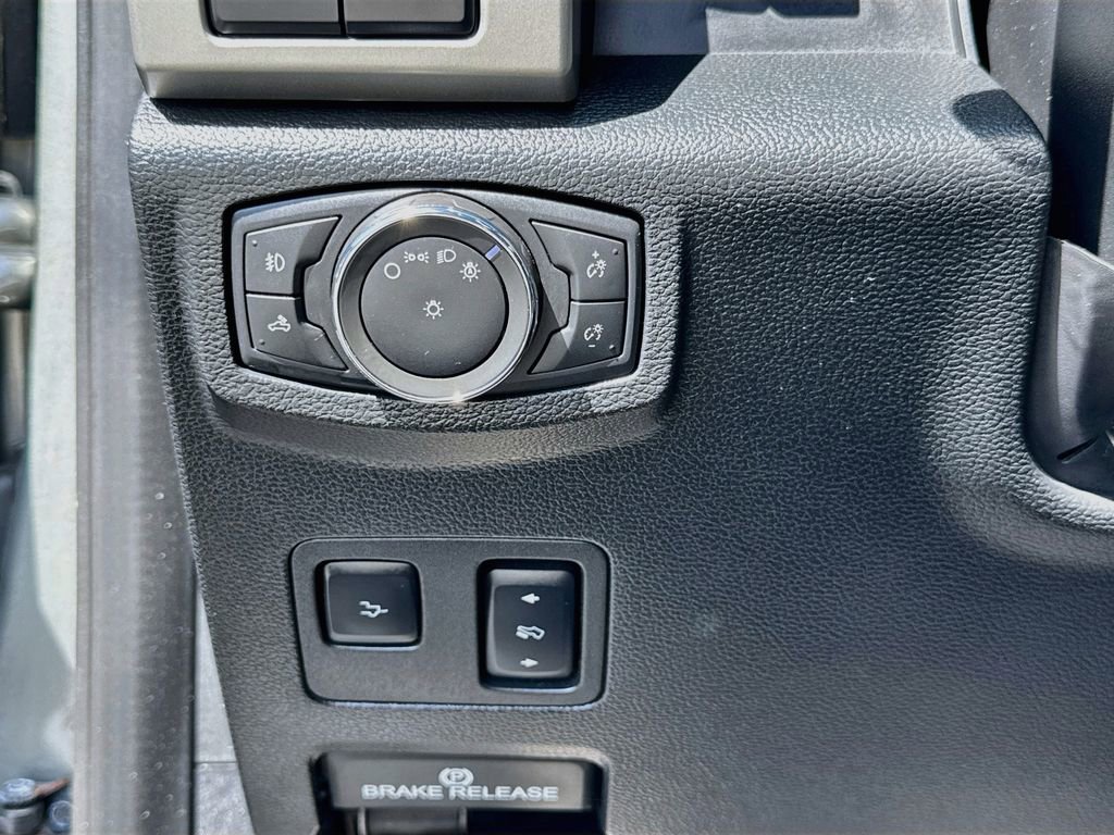Used 2019 Ford F350 Lariat w/ Lariat Ultimate Package AWD/4WD image 18