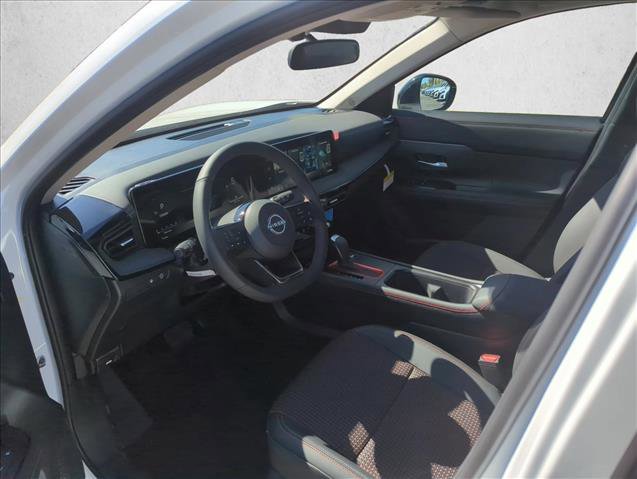 New 2026 Nissan Kicks SR image 9