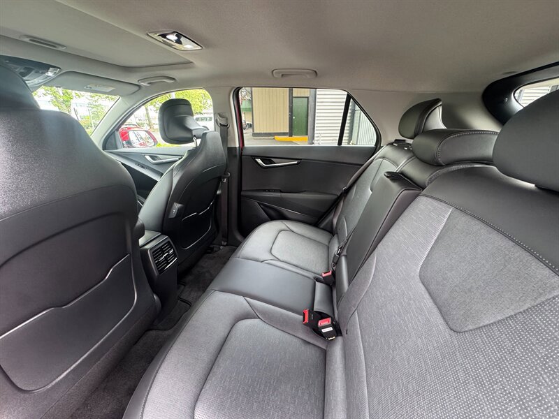Used 2025 Kia Niro Wave w/ Wave Preserve Package FWD image 15