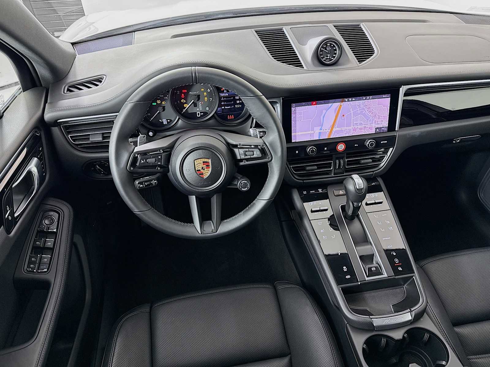 Certified 2025 Porsche Macan T image 25