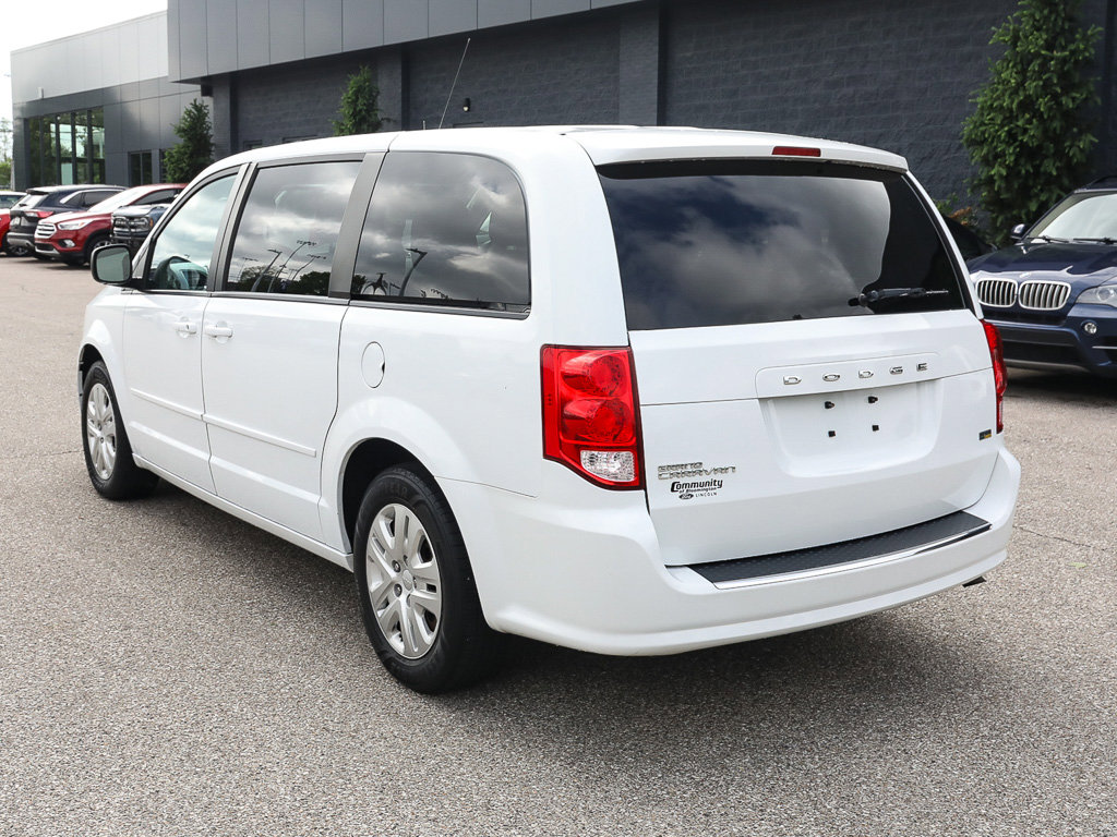 Used 2017 Dodge Grand Caravan SE FWD image 4