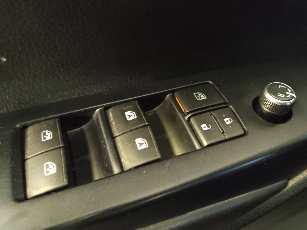Used 2019 Toyota Highlander XLE AWD/4WD image 27