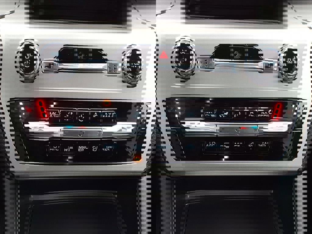 Certified 2022 Ford Explorer XLT image 17