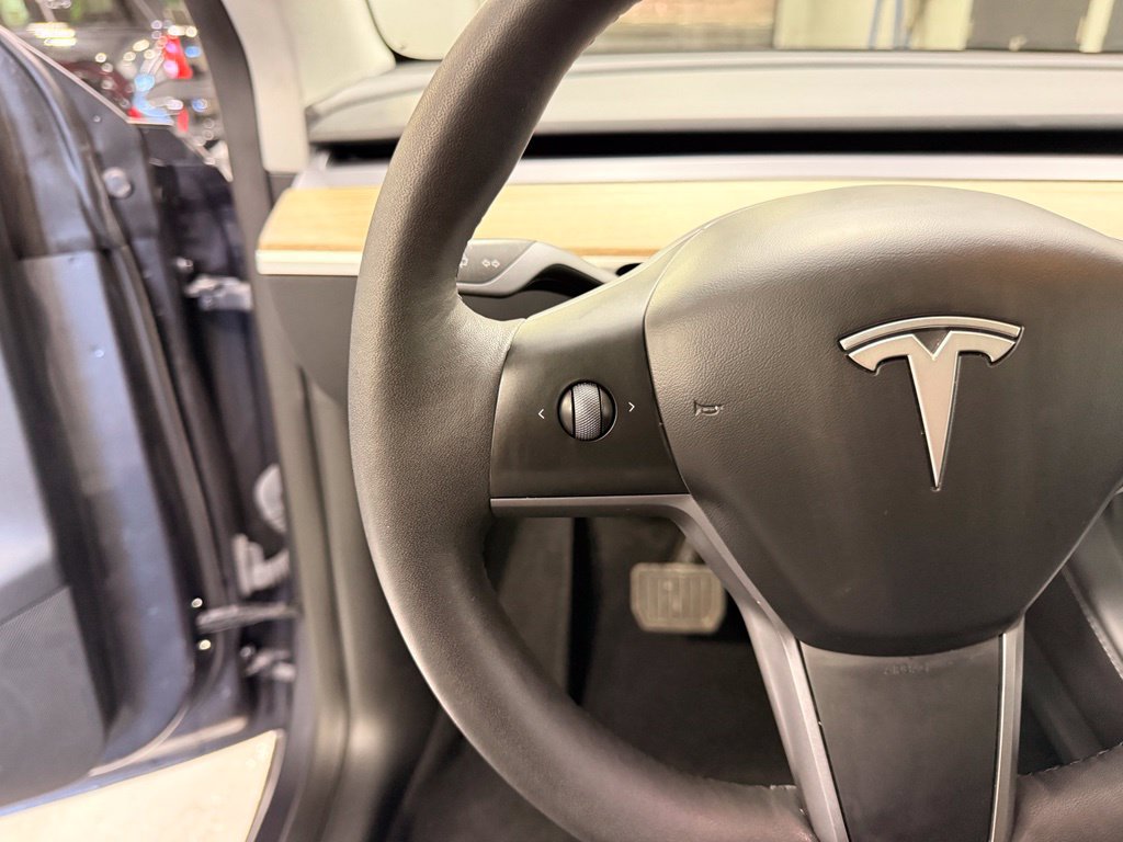 Used 2023 Tesla Model Y Long Range AWD/4WD image 13