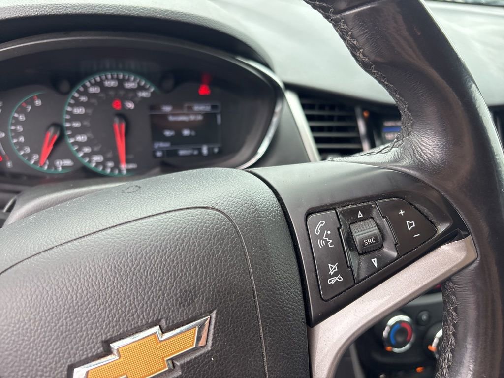 Used 2022 Chevrolet Trax LT w/ Driver Confidence Package AWD/4WD image 31