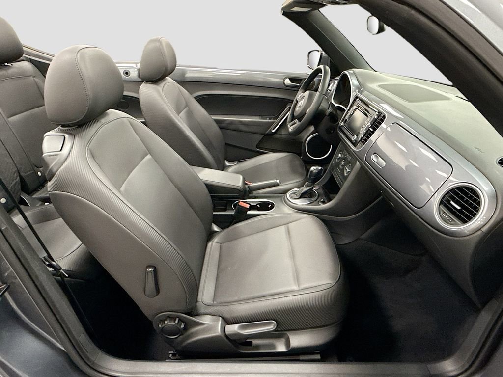 Used 2013 Volkswagen Beetle 2.5 image 24