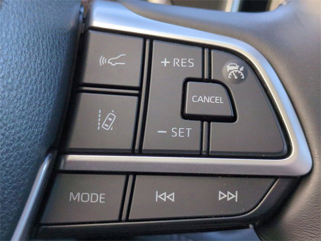 Used 2022 Toyota Highlander XLE image 31