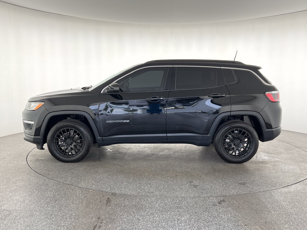 Used 2018 Jeep Compass Latitude w/ Popular Equipment Group AWD/4WD image 9