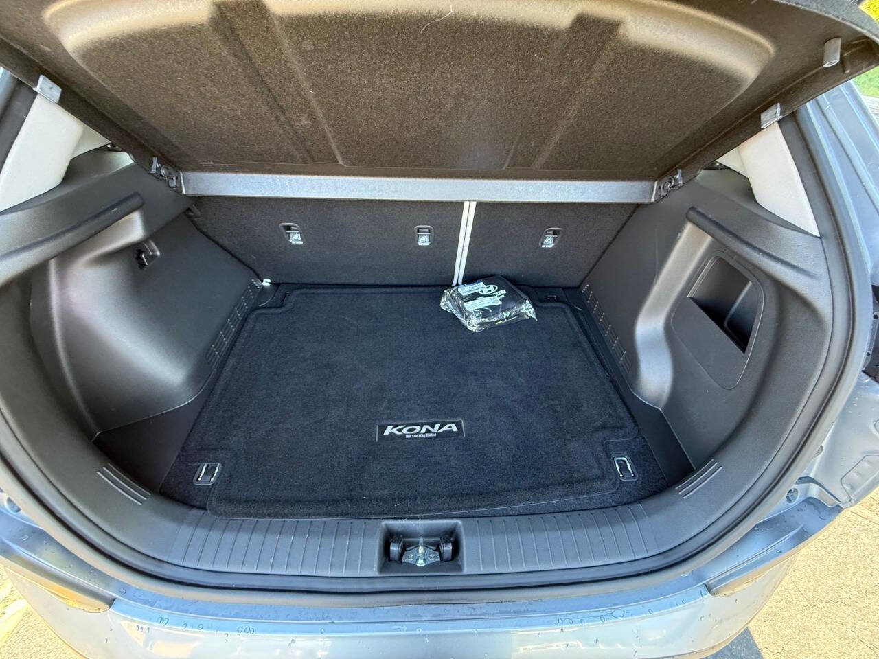 Used 2021 Hyundai Kona Limited w/ Cargo Package FWD image 15