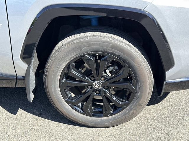 Used 2023 Toyota RAV4 SE w/ Convenience Package image 7