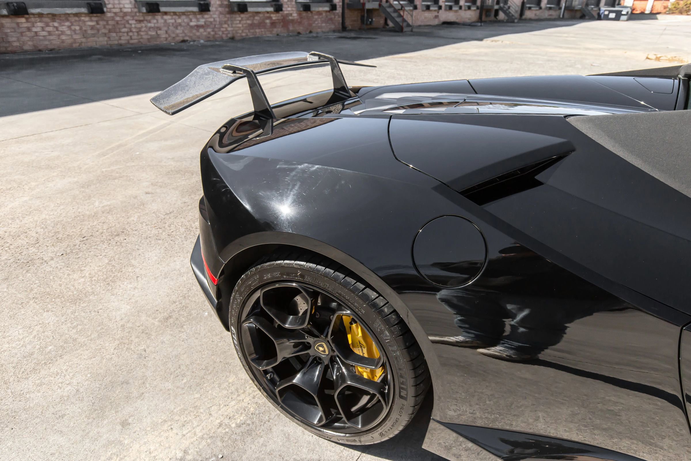 Used 2017 Lamborghini Huracan LP 610-4 image 18