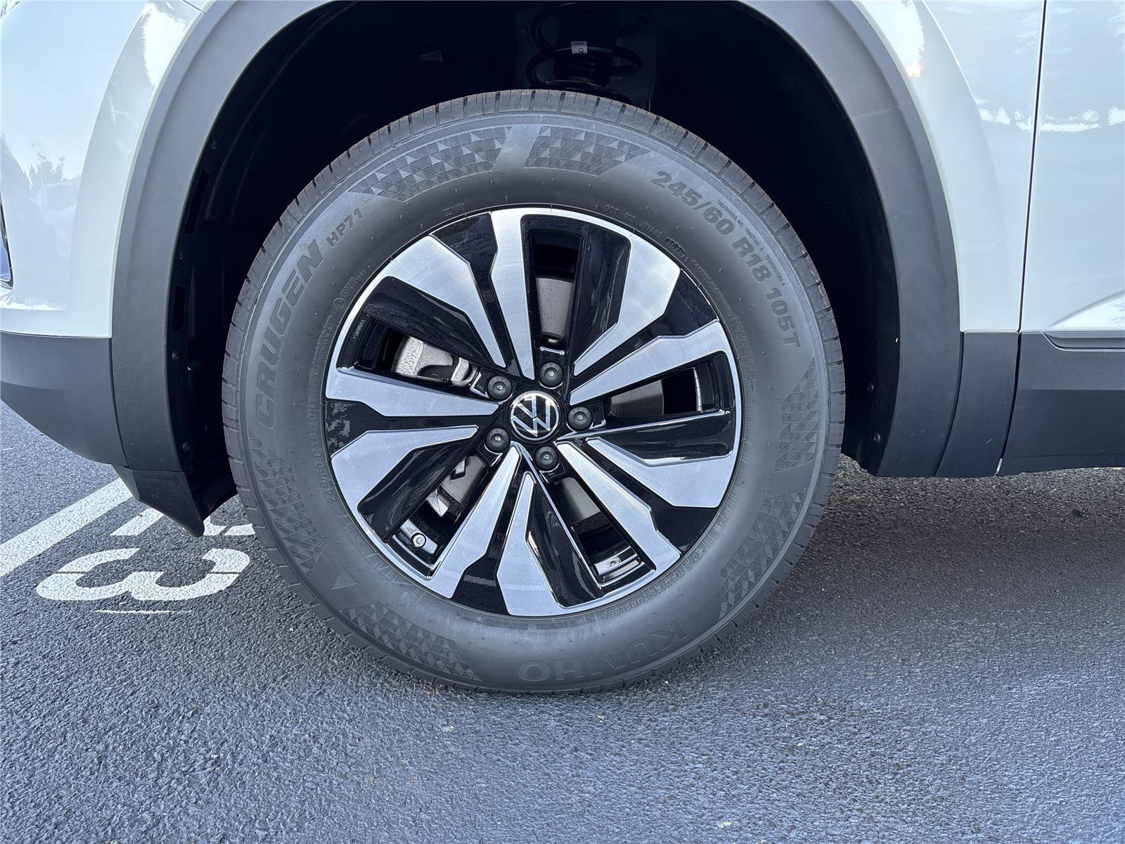 New 2026 Volkswagen Atlas Cross Sport SE image 10