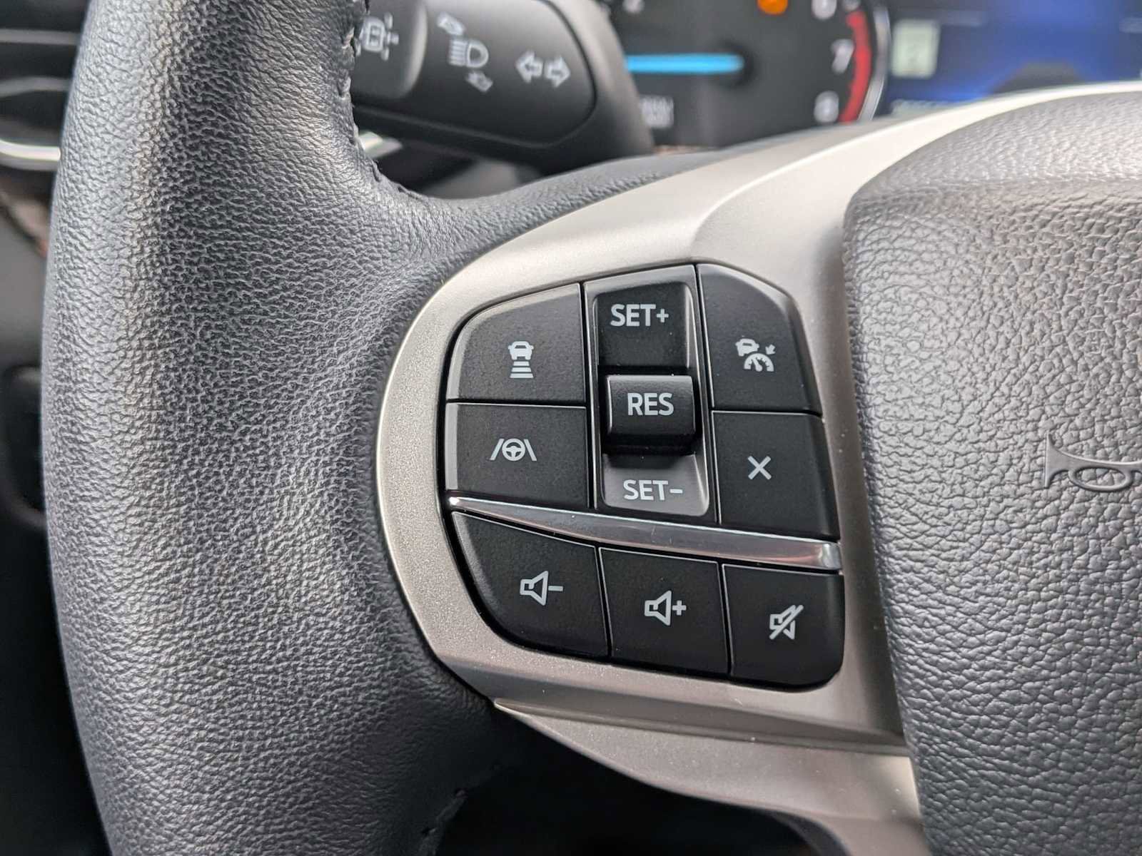 Used 2024 Ford Explorer Limited w/ Limited Technology Package AWD/4WD image 22