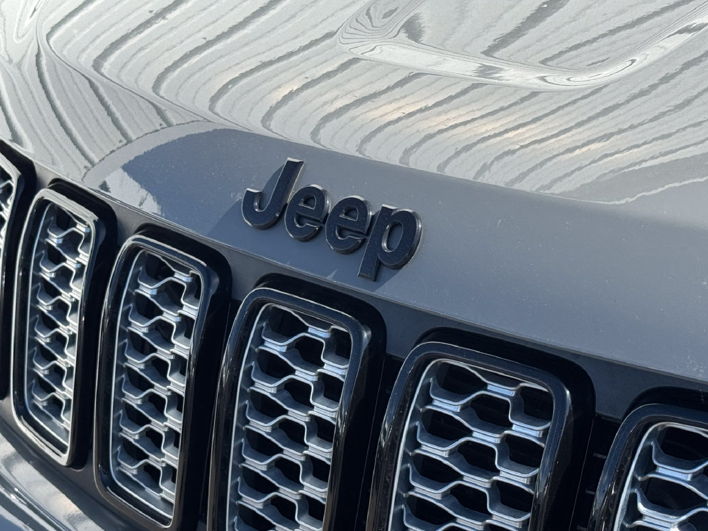 Used 2021 Jeep Grand Cherokee Laredo X AWD/4WD image 24