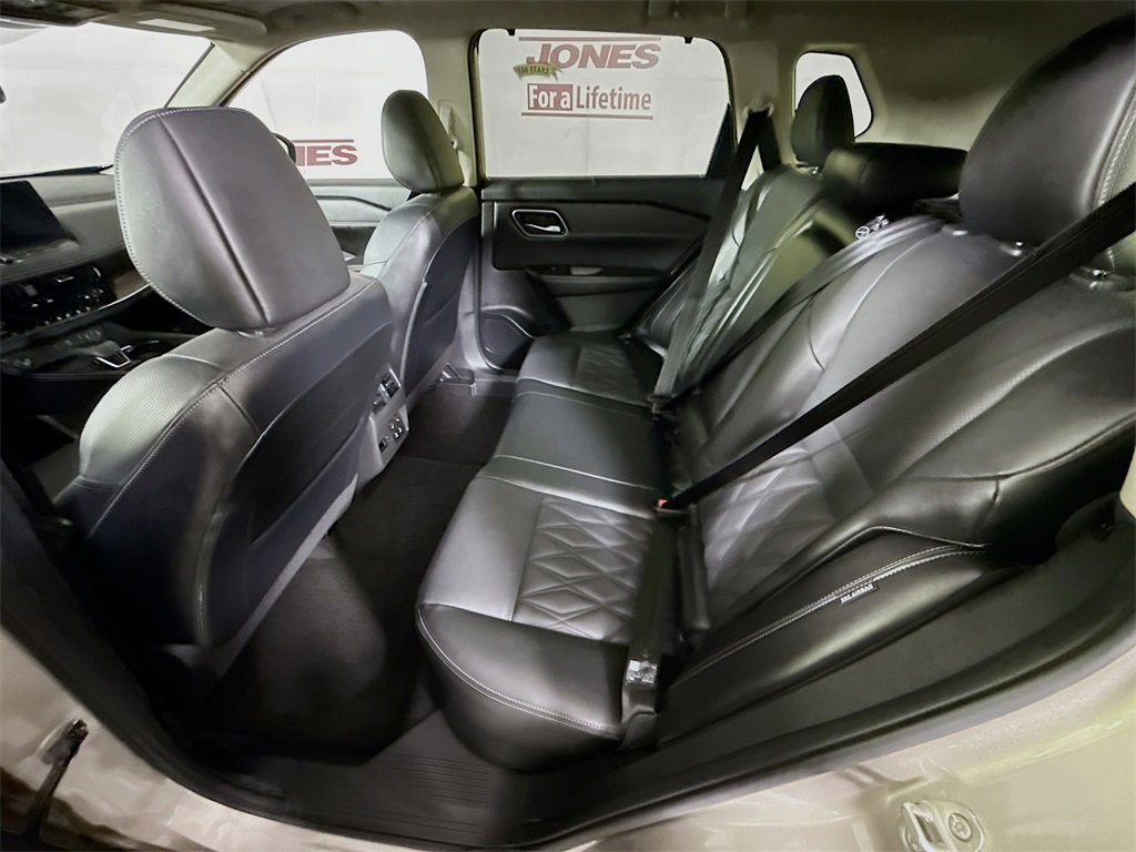 Certified 2024 Nissan Rogue Platinum w/ Platinum Premium Package image 30