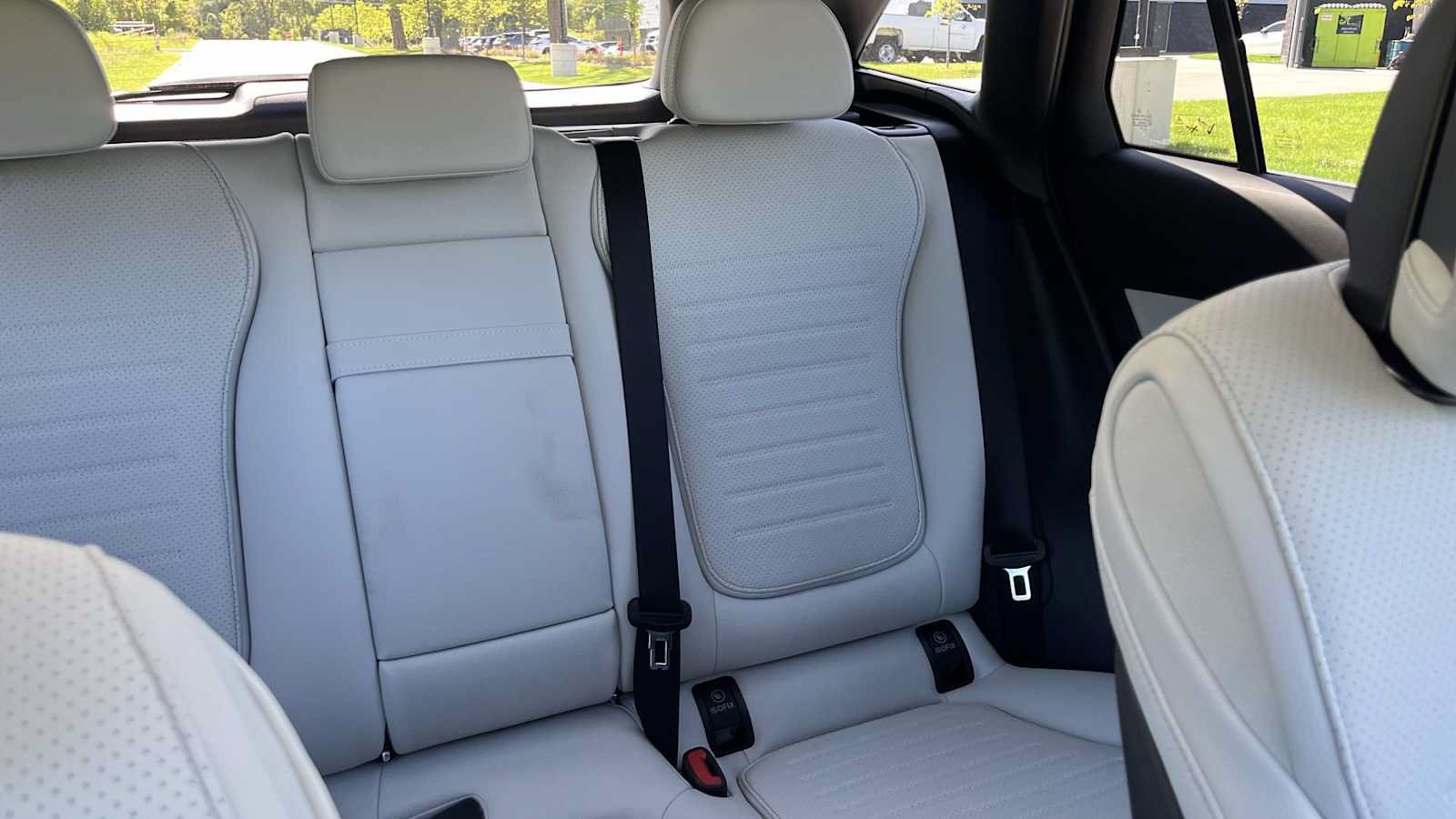 Used 2027 Mercedes-Benz GLC 300 4MATIC image 32