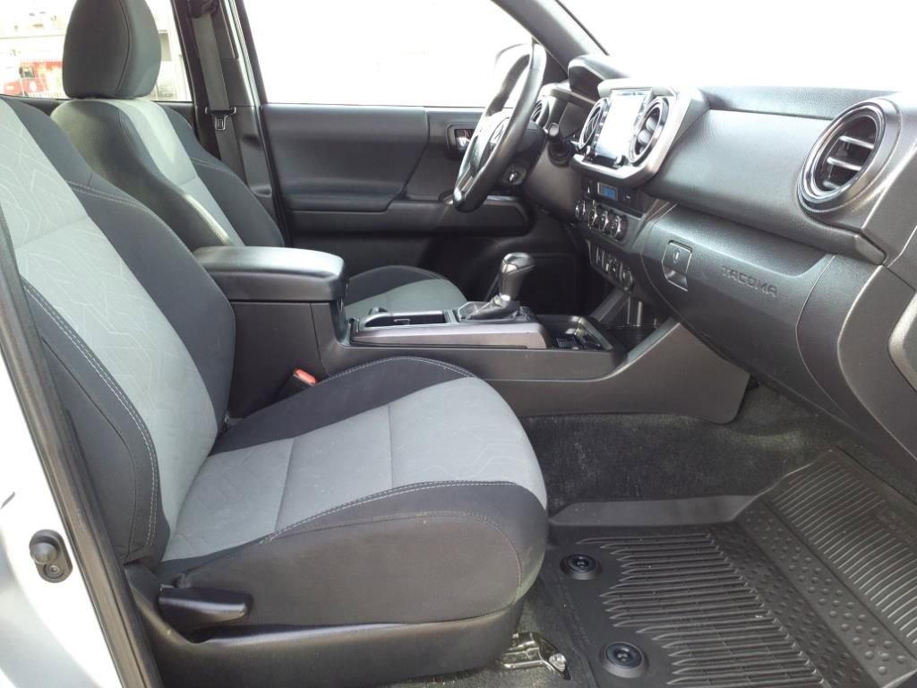 Used 2022 Toyota Tacoma TRD Off-Road image 15