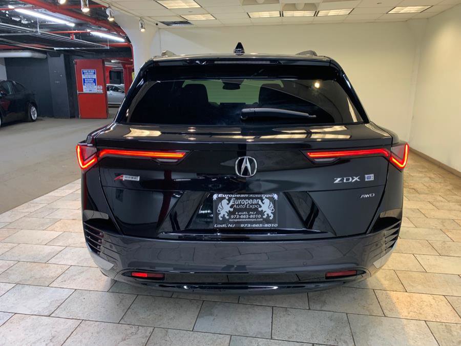 Used 2024 Acura ZDX A-Spec image 8
