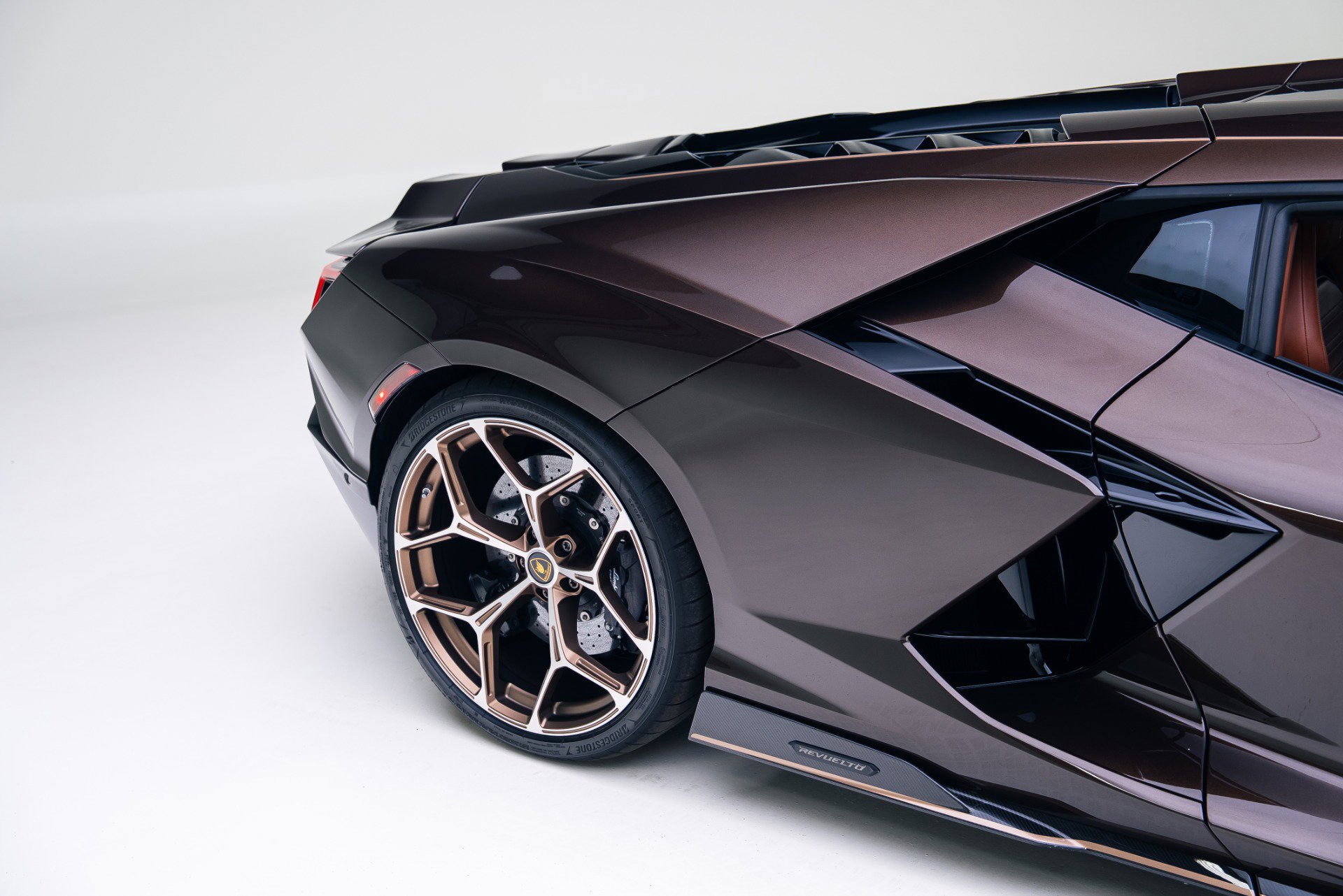 Used 2025 Lamborghini Revuelto image 24