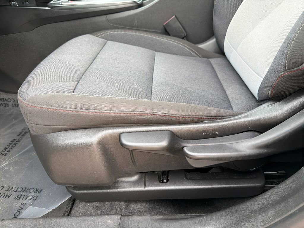 Used 2024 Chevrolet Trax RS w/ Driver Confidence Package image 19