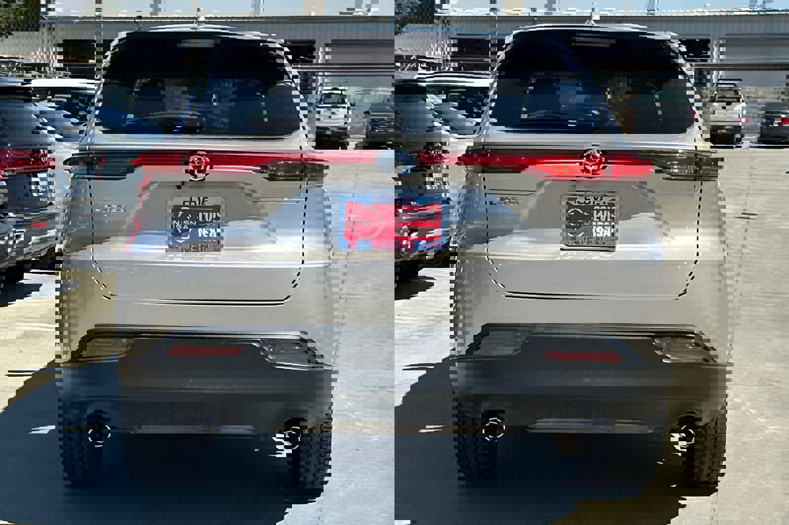 Used 2024 Toyota Venza LE image 8