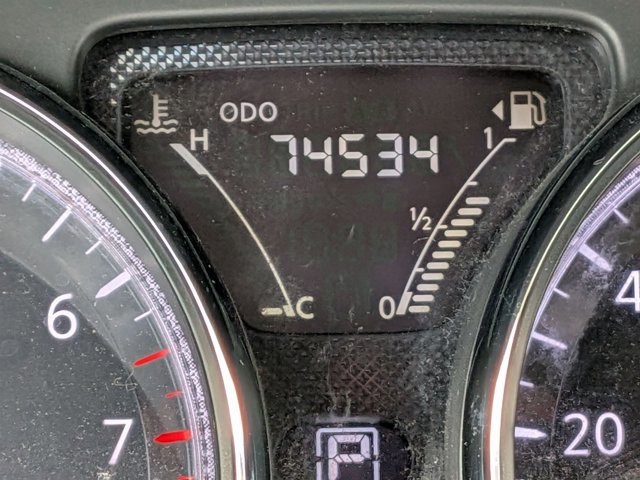 Used 2017 Nissan Versa SV w/ SV Special Edition Package image 7