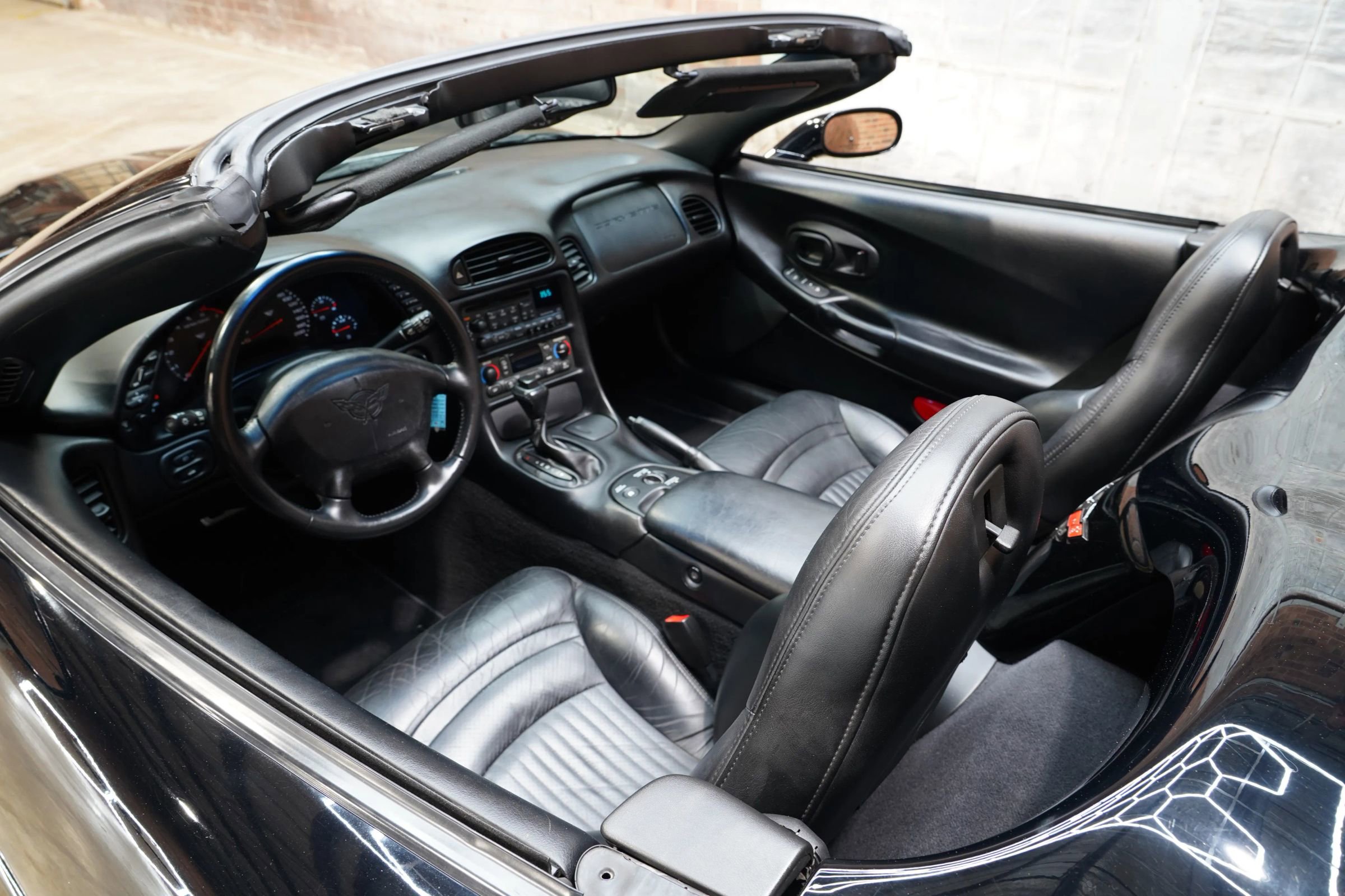 Used 2004 Chevrolet Corvette Convertible w/ Preferred Equipment Group image 19