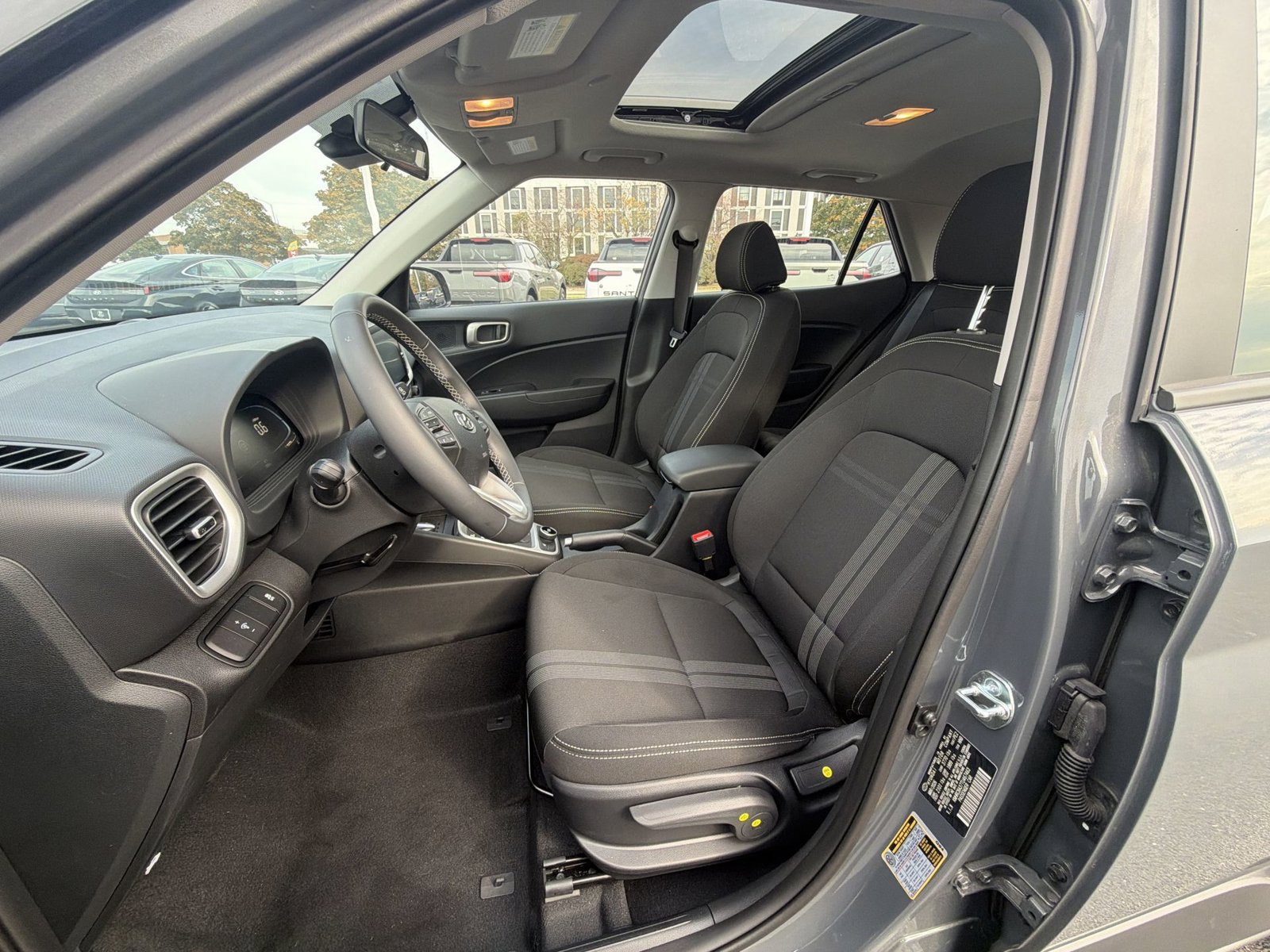 Used 2026 Hyundai Venue SEL FWD image 13