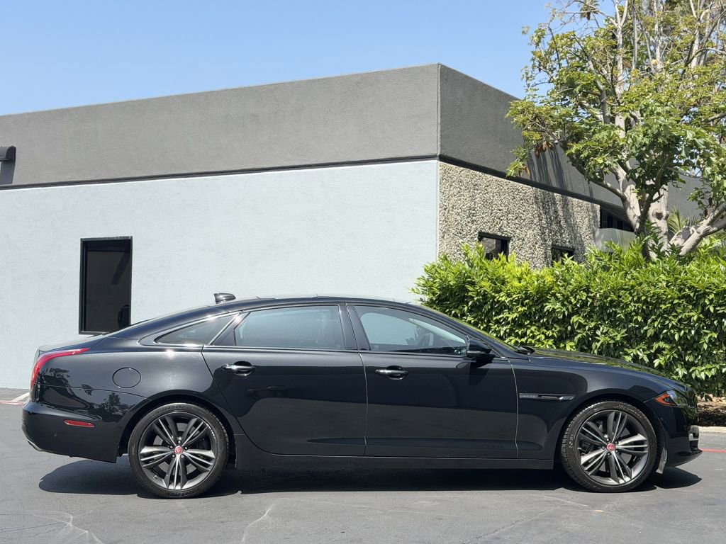 Used 2019 Jaguar XJ L Supercharged RWD image 7