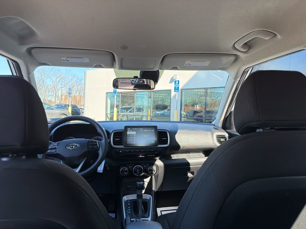 Used 2020 Hyundai Venue SEL image 21