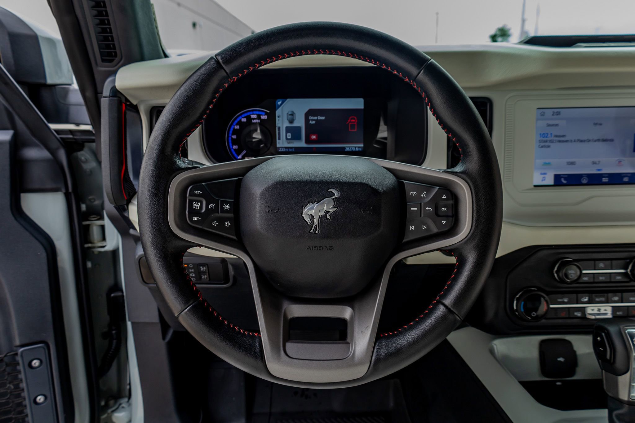 Used 2023 Ford Bronco Heritage Edition AWD/4WD image 18