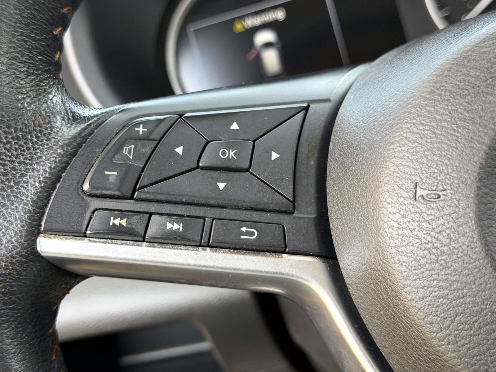 Used 2020 Nissan Kicks SR FWD image 18