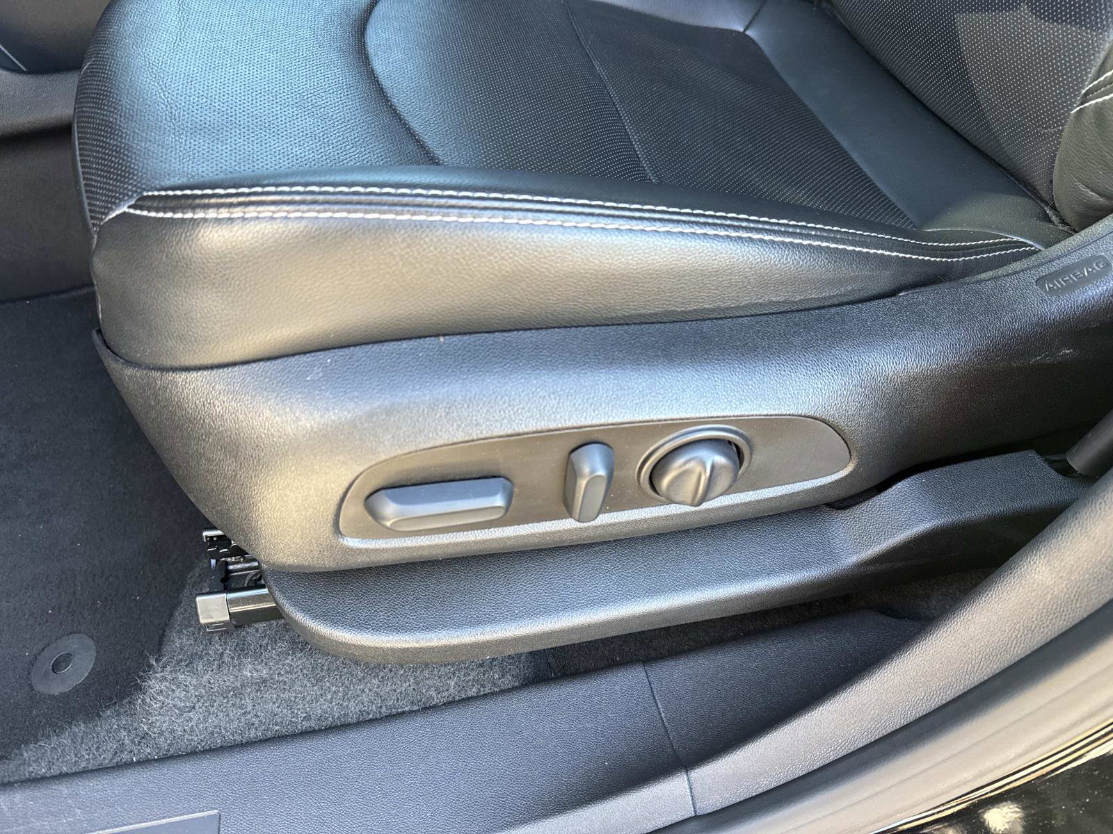 Used 2022 GMC Terrain SLT image 22