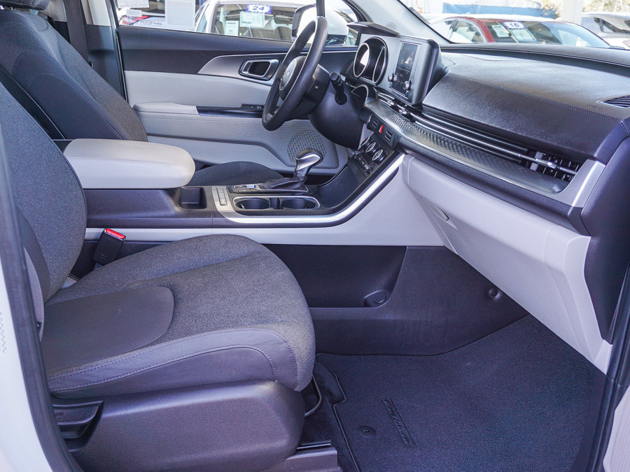 Certified 2023 Kia Carnival LX FWD image 13