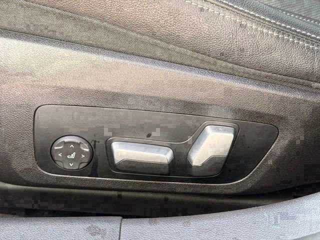 Used 2023 BMW 330i xDrive Sedan w/ Premium Package image 17